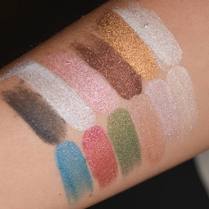 eyeshadow swatch for fluff christmas palette